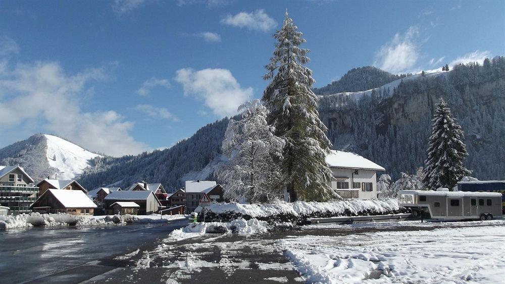 Minster Hotel Unteriberg Exterior foto